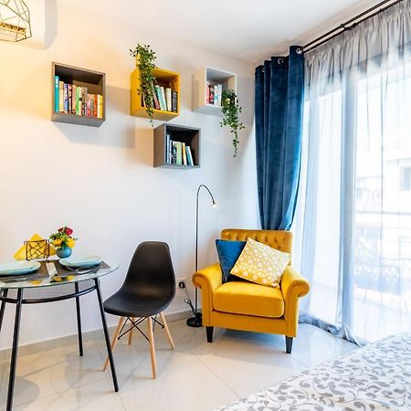 Light House - Seafront Cosy Studio With Library Paphos ภายนอก รูปภาพ