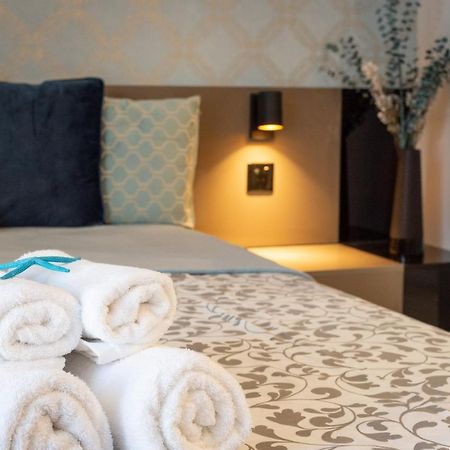 Light House - Seafront Cosy Studio With Library Paphos ภายนอก รูปภาพ