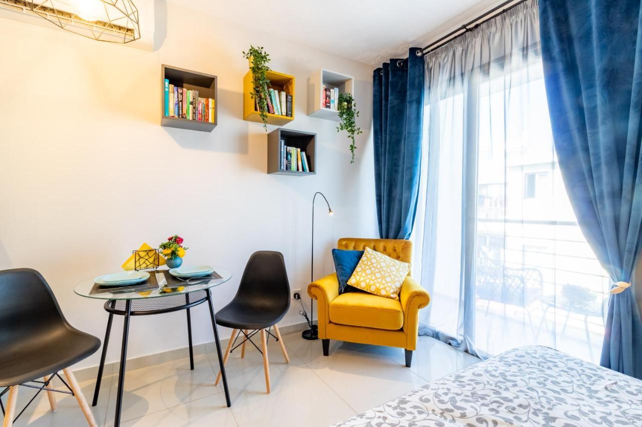 Light House - Seafront Cosy Studio With Library Paphos ภายนอก รูปภาพ