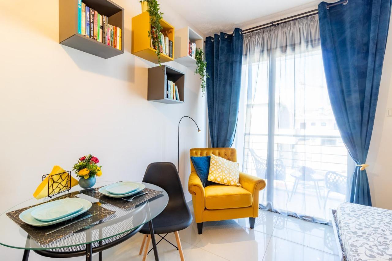 Light House - Seafront Cosy Studio With Library Paphos ภายนอก รูปภาพ