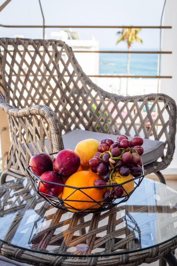 Light House - Seafront Cosy Studio With Library Paphos ภายนอก รูปภาพ