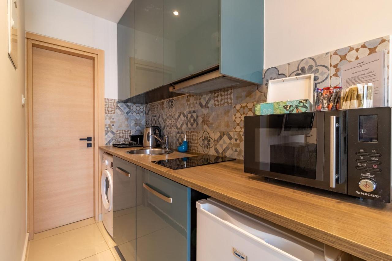 Light House - Seafront Cosy Studio With Library Paphos ภายนอก รูปภาพ
