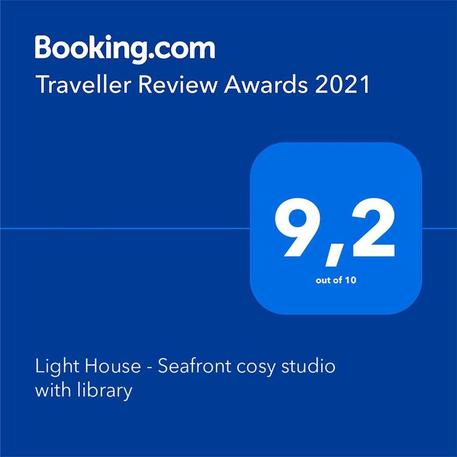 Light House - Seafront Cosy Studio With Library Paphos ภายนอก รูปภาพ